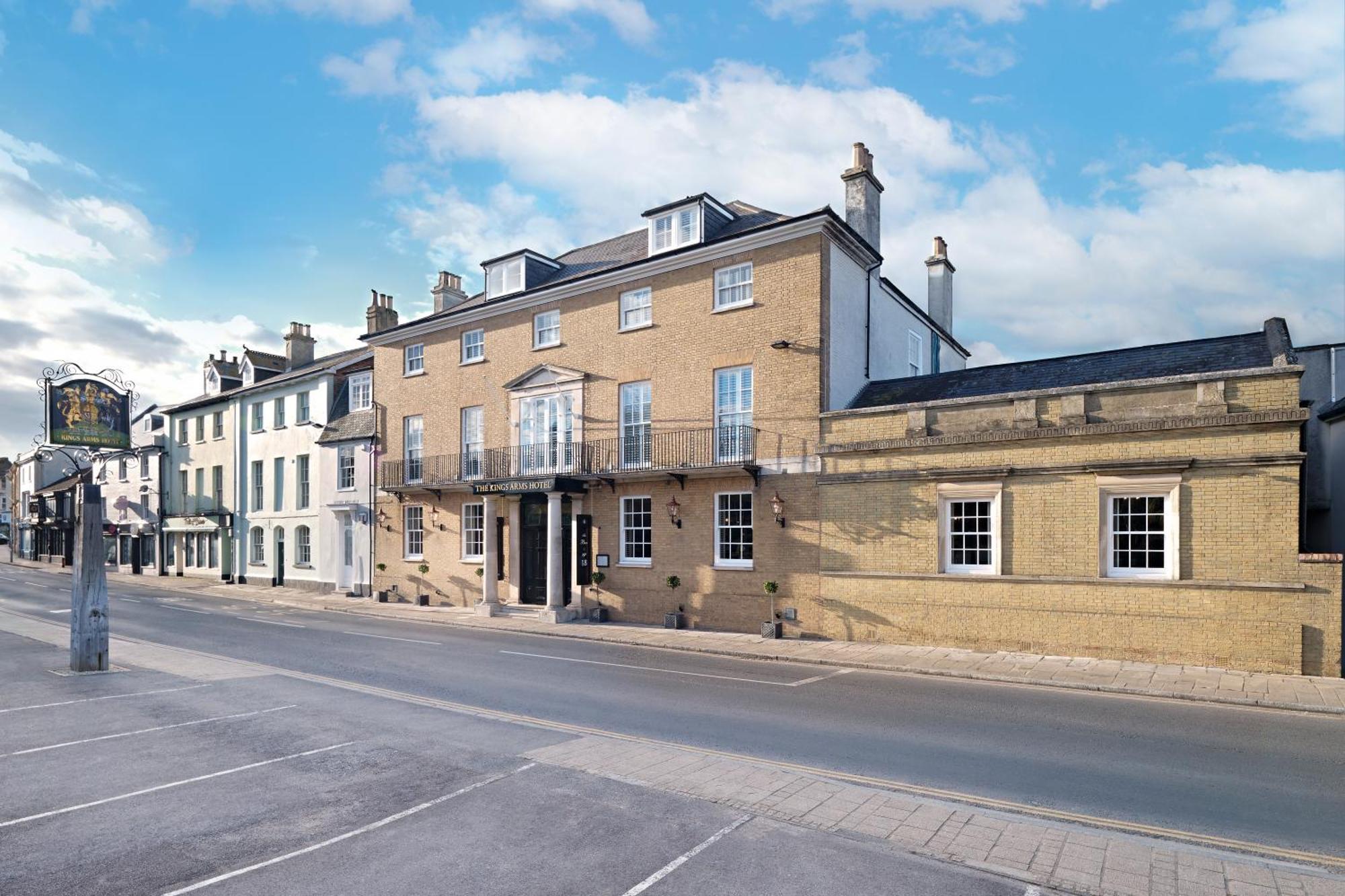 The Kings Arms Hotel Christchurch  Exterior photo