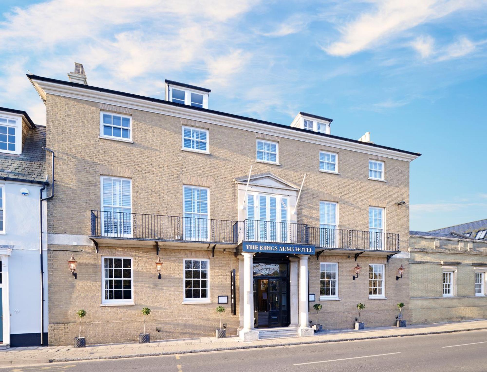 The Kings Arms Hotel Christchurch  Exterior photo